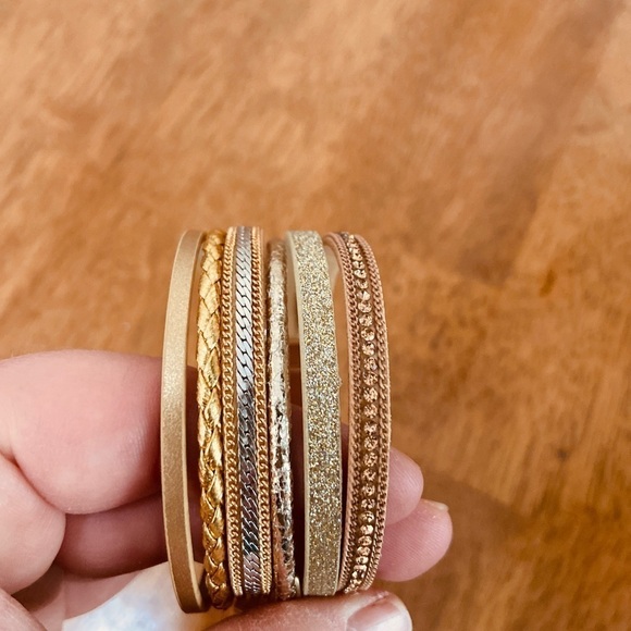 Gold Multi-Layer Heart Pearl Magnetic Clasp Bracelet Boho Chic Sparkle Jewelry - Picture 4 of 6